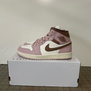 Air Jordan 1 Mid ‘Neopolotan’